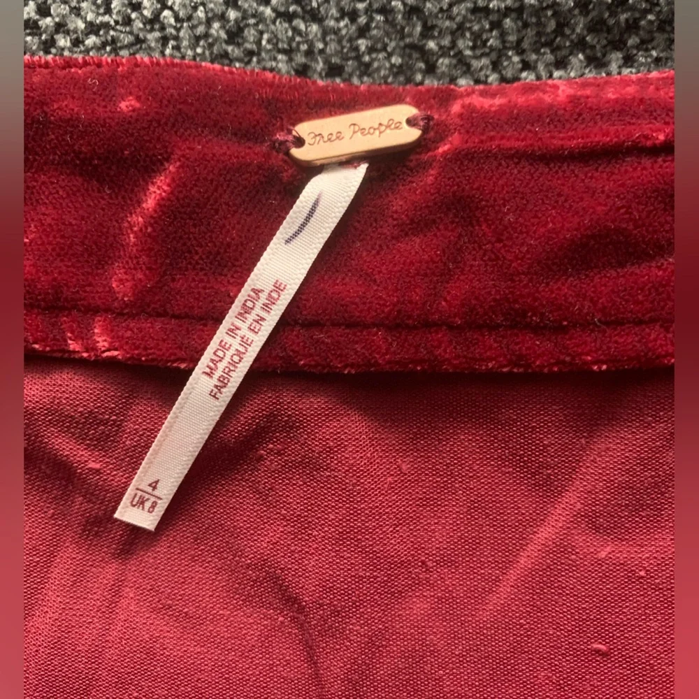 ❌SOLD❌Free People Annalise Side Vent Velvet Mini Skirt Size 4 in Burgundy - Picture 9 of 11